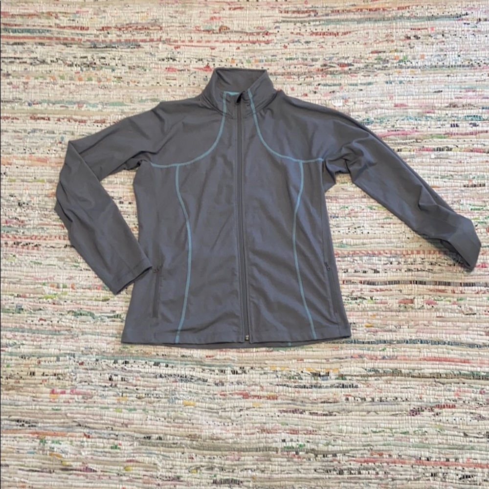 Form-fitting, athletic zip-up